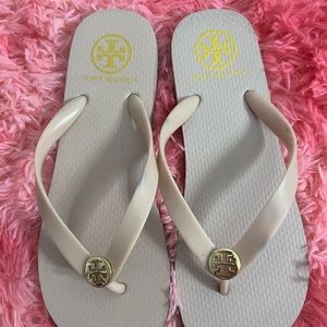 tory burch flip flops
